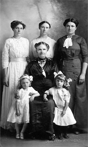 Nevada ship log showing Lizzie and family.